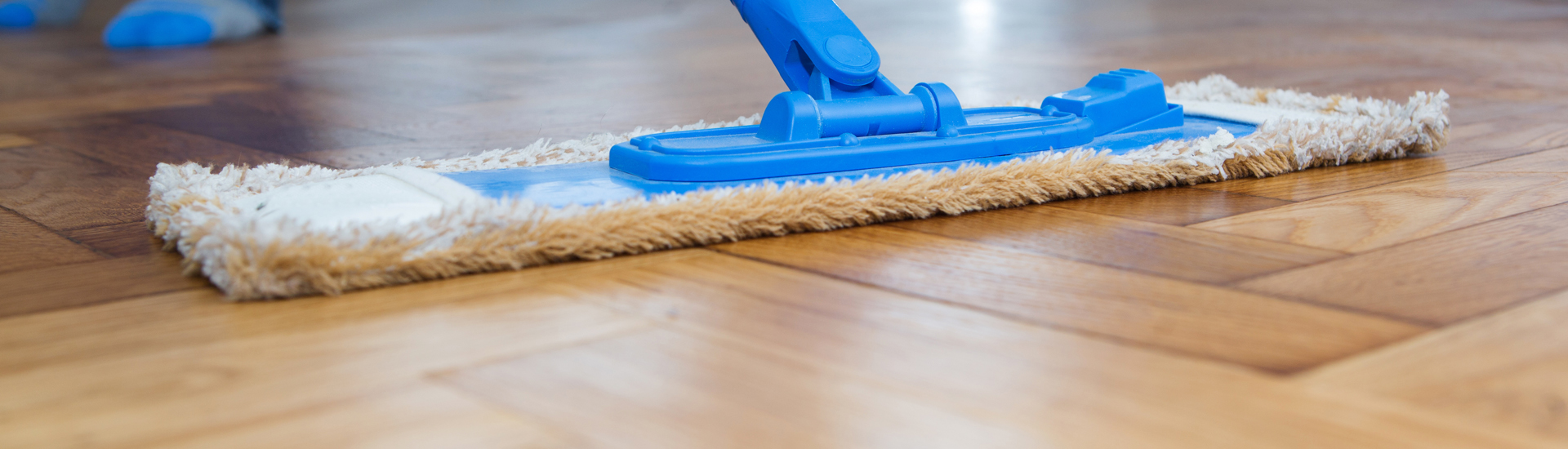 Comment nettoyer un parquet flottant ? Tous les conseils de pros